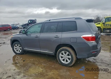 2011 Toyota Highlander Base z USA, uszkodzony, nr VIN 5TDBK3EH0BS057821